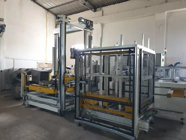 Paletizador LITA Palletizer Lita & Pallet Usada — linha de engarrafamento usada para Palletizers