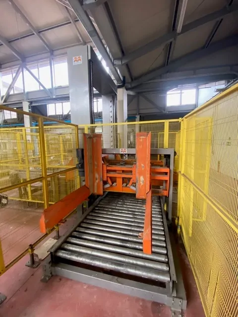 Paletizador TMG Palletizer Tmg Sirio 2S1 Usada — linha de engarrafamento usada para Palletizers