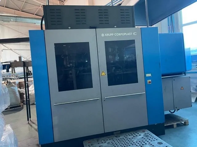 Sopradora PET Krupp Corpoplast PET Blower Blomax 4 Krup Usada — máquina de engarrafamento usada