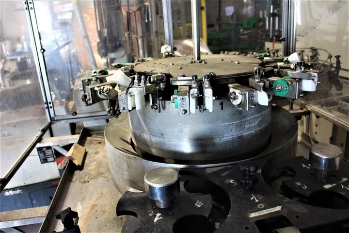 Enxaguadora Alfatek rinser Alfatek 2.500 bph Usada — linha de engarrafamento usada para Rinsers