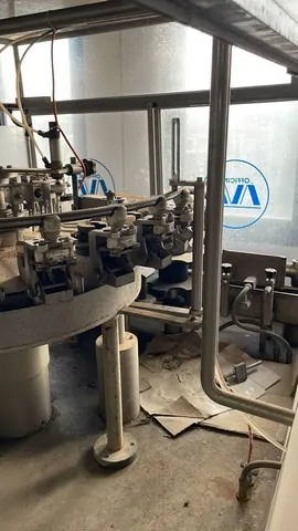 Enxaguadora Ave rinser Ave 24 r.a 6.000 Usada — linha de engarrafamento usada para Rinsers