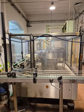 Enxaguadora Costec Rinser Costec SF 24 6.00 Usada — linha de engarrafamento usada para Rinsers