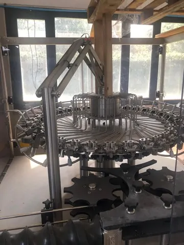 Enxaguadora Gaviglio Rinser Gaviglio 10.000 b Usada — linha de engarrafamento usada para Rinsers