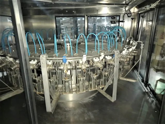 Enxaguadora MBF rinser MBF 8.000 bph Usada — linha de engarrafamento usada para Rinsers