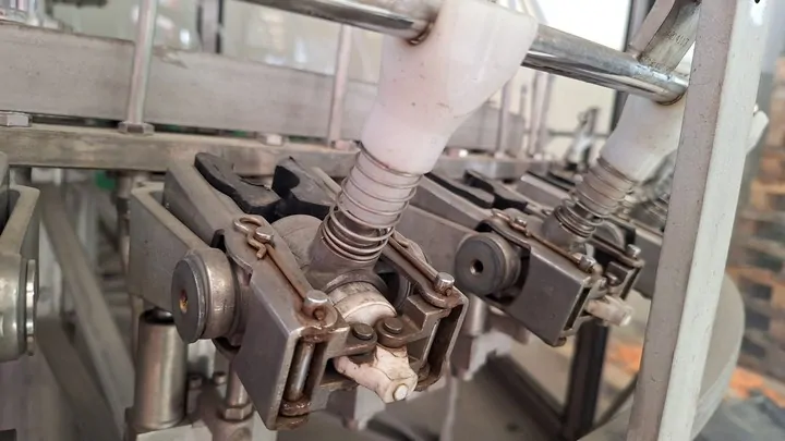 Enxaguadora Procomac Rinser Procomac 45P Usada — linha de engarrafamento usada para Rinsers