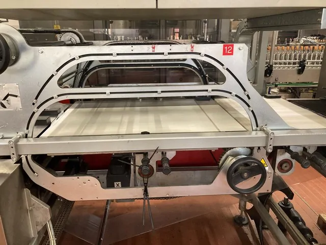 Embaladora Shrink Baumer Shrink Wrapper Baumer Usada — linha de engarrafamento usada para Shrink Wrappers