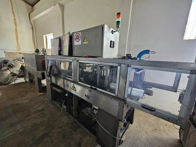 Embaladora Shrink SMI Shrink Wrapper SMI Usada — linha de engarrafamento usada para Shrink Wrappers