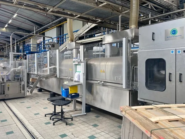 Rotuladora Sleever Internationa Sleever International 20 Usada — linha de engarrafamento usada para Labellers