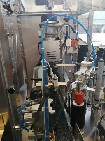 Rotuladora Omar Triblock Omar Synphony 6 Usada — linha de engarrafamento usada para Labellers