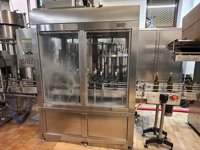 Lavadora-Secadora GAI Washer-Dryer GAI 7.000 b Usada — linha de engarrafamento usada para Washer-Dryers