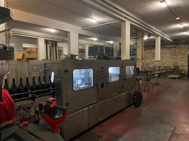 Lavadora-Secadora Stone Washer-Dryer Stone LBS10 Usada — linha de engarrafamento usada para Washer-Dryers