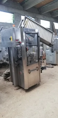 Wirehooder Nortan Wirehooder Minerva 108 Usada — linha de engarrafamento usada para Wirehooders