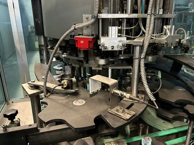 Wirehooder Nortan wirehooder Nortan Minerv Usada — linha de engarrafamento usada para Wirehooders