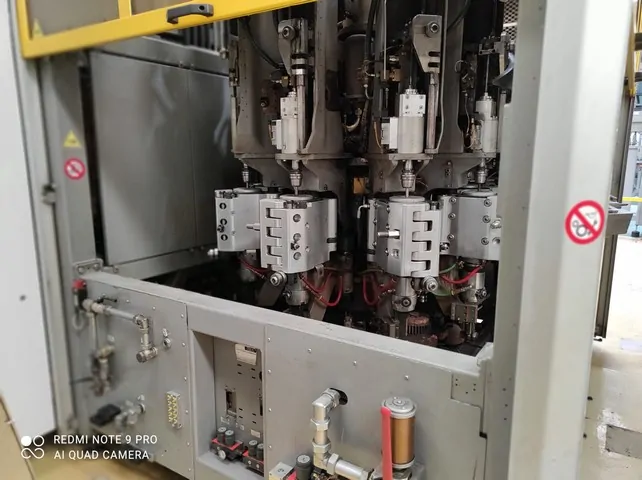 Used Blow Moulding Machine Smi Sr 8 photo 4