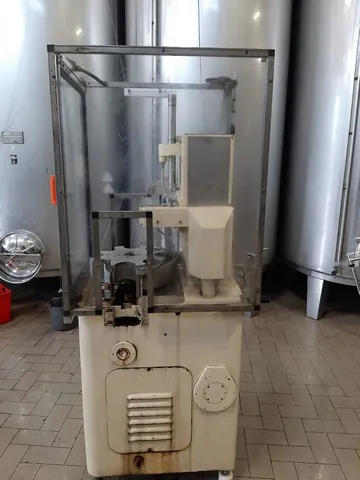 Capsuladora Bertolaso capper Bertolaso Usada — linha de engarrafamento usada para Cappers